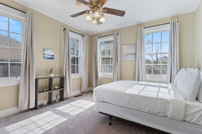 Pool & Mins to Zoo - Capitol Heights Hideaway