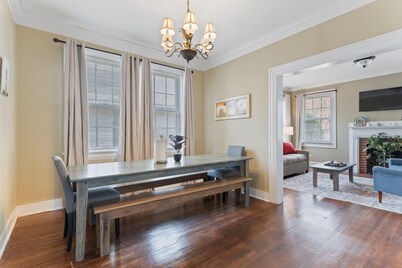 Pool & Mins to Zoo - Capitol Heights Hideaway