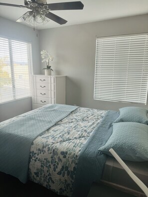 3 Schlafzimmer, Bügeleisen/Bügelbrett, Reisekinderbett, WLAN