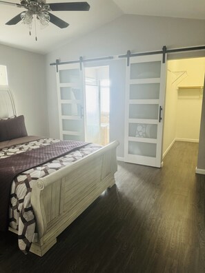 3 chambres, fer et planche à repasser, lit parapluie, Wi-Fi