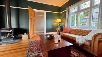 TV, fireplace, offices