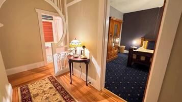 2 bedrooms, iron/ironing board, travel cot, WiFi