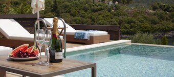 Zavia Tessera in Syvota