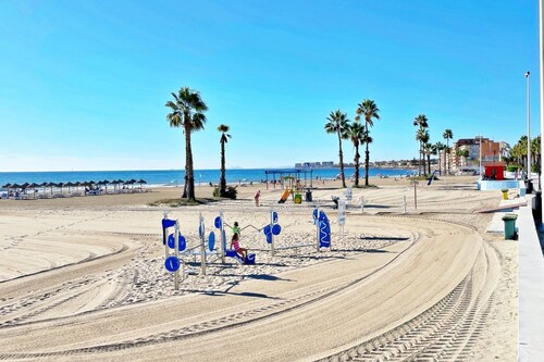 Los Náufragos - close to the beach apartment in Torrevieja