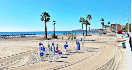 Los Náufragos - close to the beach apartment in Torrevieja