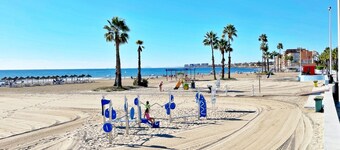 Los Náufragos - close to the beach apartment in Torrevieja