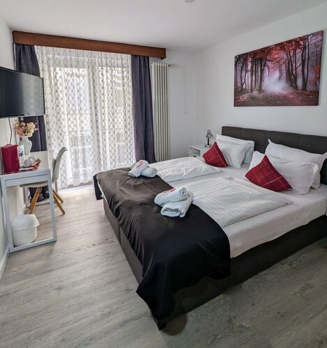 Room in Guest Room - City Hotel - Double Room 117