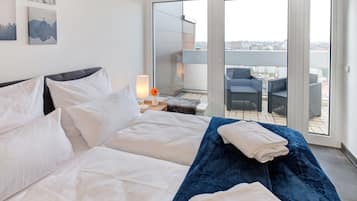 3 Schlafzimmer, Schreibtisch, Bügeleisen/Bügelbrett, Reisekinderbett