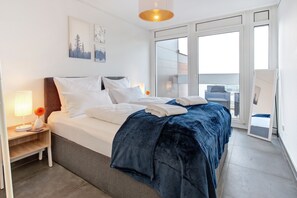 3 Schlafzimmer, Schreibtisch, Bügeleisen/Bügelbrett, Reisekinderbett