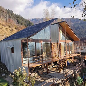 Front of property - Nirvana Hamta Retreat (Manali)