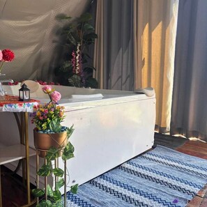 Free toiletries, slippers - Nirvana Hamta Retreat (Manali)