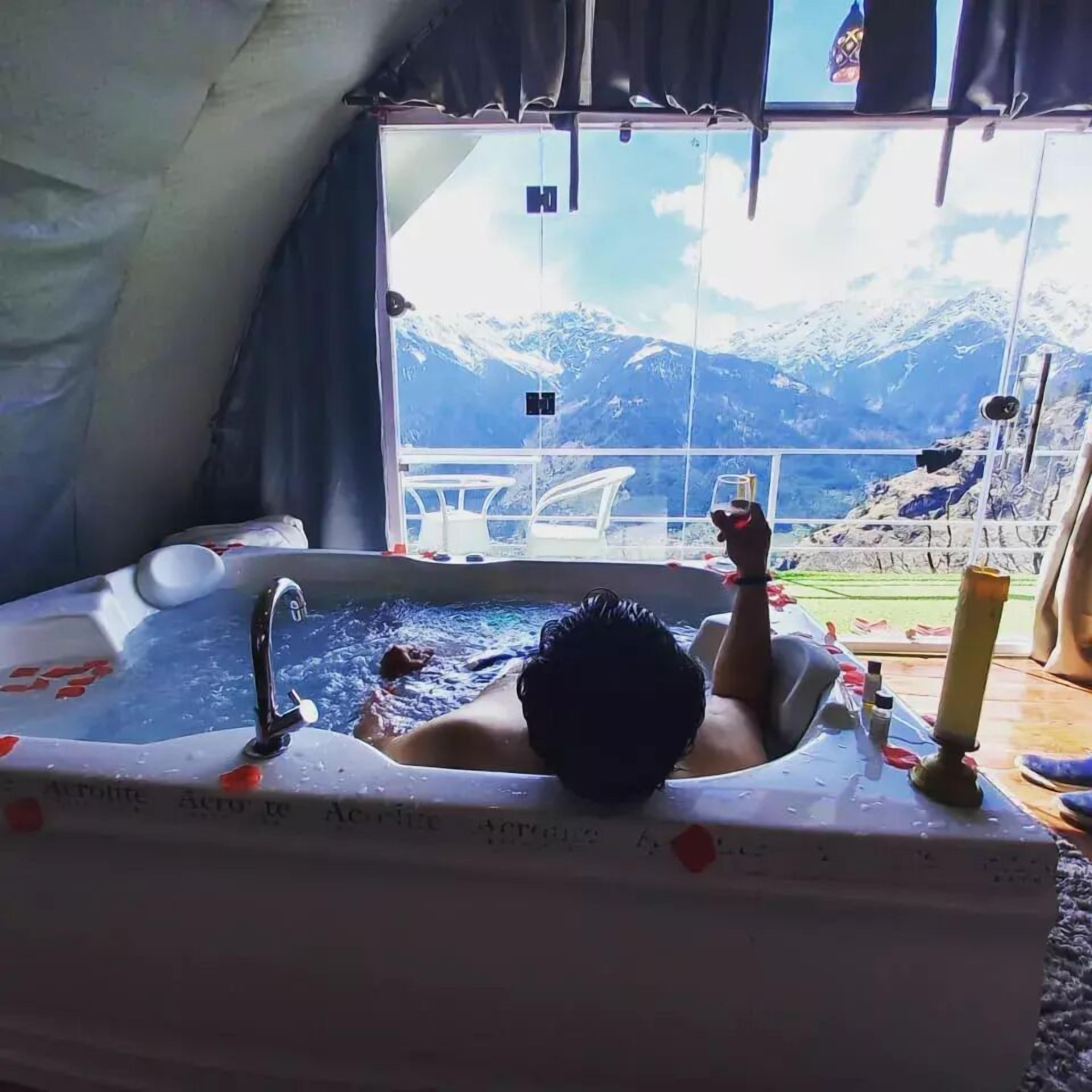 Free toiletries, slippers