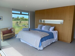 4 bedrooms, travel cot, free WiFi, bed sheets