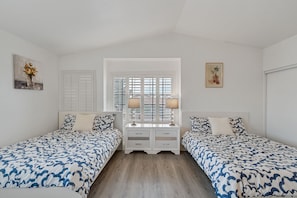 5 Schlafzimmer, Schreibtisch, Bügeleisen/Bügelbrett, kostenloses WLAN