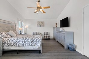 5 Schlafzimmer, Schreibtisch, Bügeleisen/Bügelbrett, kostenloses WLAN