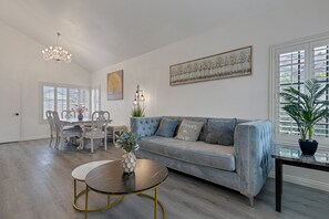 Smart TV, fireplace - Serenity Suite; luxury retreat in the heart of Vegas (Las Vegas)