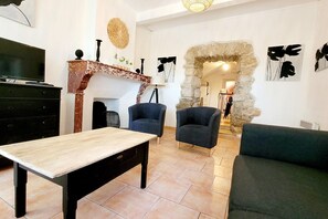 Smart-TV, Kamin, DVD-Player