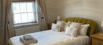 Lovely large 2 Bedroom apartment in the city of Hereford