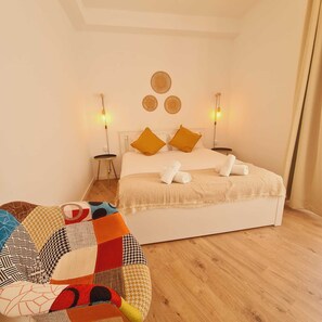 4 bedrooms, desk, iron/ironing board, travel cot - G11_nice 4 Bedrooms Apartment With Balcony, in Sagrada Familia. Exiample (Barcelona)