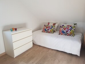 2 makuuhuonetta, vauvan matkasänky, Wi-Fi, vuodevaatteet