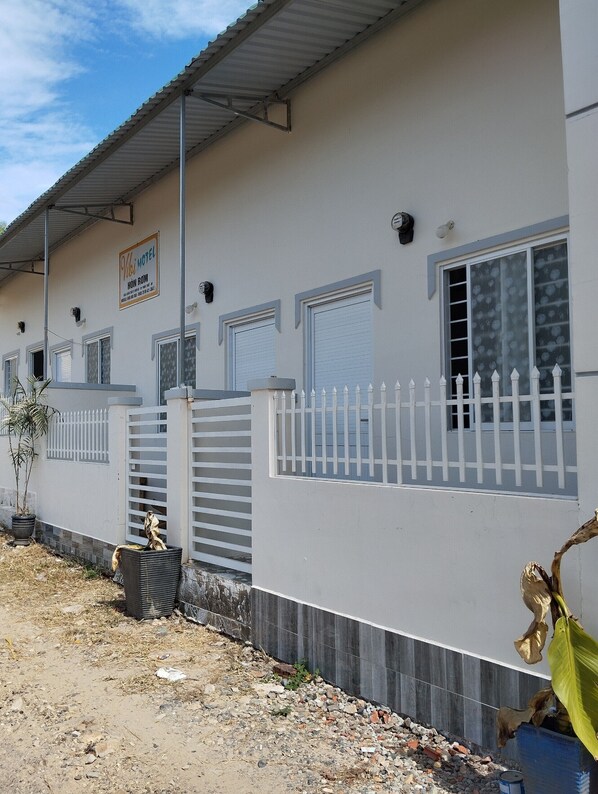 Front of property - Vibi motel Hòn Rơm (Phan Thiet)