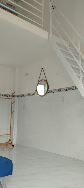 Basic Room | Individually furnished, desk, laptop workspace - Vibi motel Hòn Rơm (Phan Thiet)