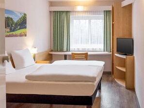 Double Room (French bed) | Langsir/tirai gelap terus, kalis bunyi, Wi-fi percuma