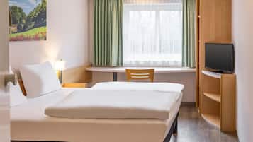 Double Room (French bed) | Blackout curtains, soundproofing, free WiFi