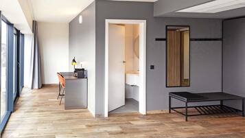 Premium-Doppelzimmer | Verdunkelungsvorhänge, schallisolierte Zimmer, kostenloses WLAN