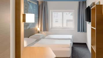 Blackout drapes, soundproofing, WiFi (free)