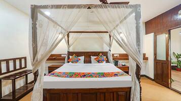 Premium Room | Egyptian cotton sheets, premium bedding, in-room safe, free WiFi