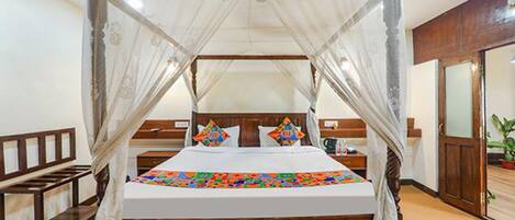 Premium Room | Egyptian cotton sheets, premium bedding, in-room safe, free WiFi