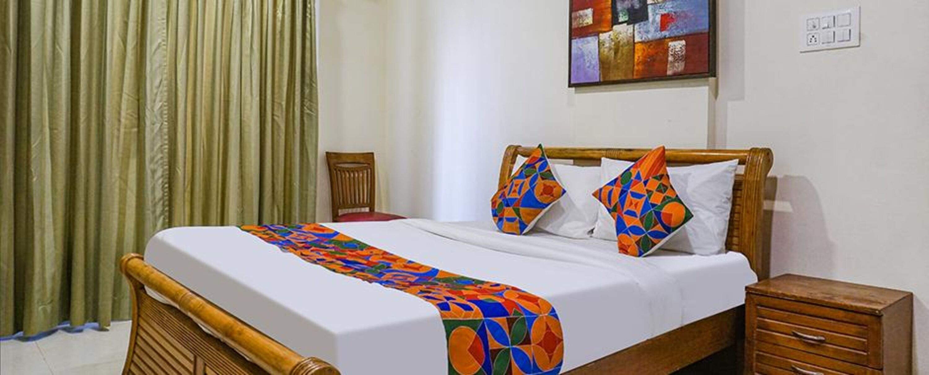 Egyptian cotton sheets, premium bedding, in-room safe, free WiFi