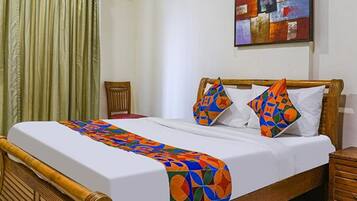 Egyptian cotton sheets, premium bedding, in-room safe, free WiFi