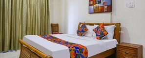 Egyptian cotton sheets, premium bedding, in-room safe, free WiFi