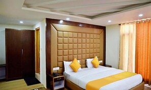 Premium Room - Fabhotel Whistling Winds (Manali)