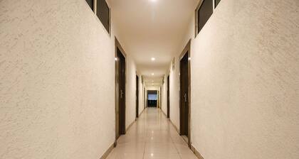 FabHotel Neena Palace