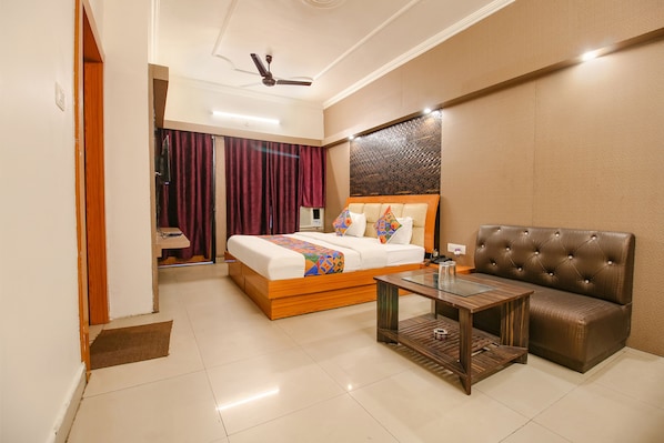 Egyptian cotton sheets, premium bedding, in-room safe, soundproofing