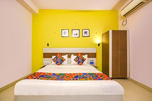 Deluxe Room | Egyptian cotton sheets, premium bedding, in-room safe, free WiFi - FabHotel Royal Discovery (New Delhi)