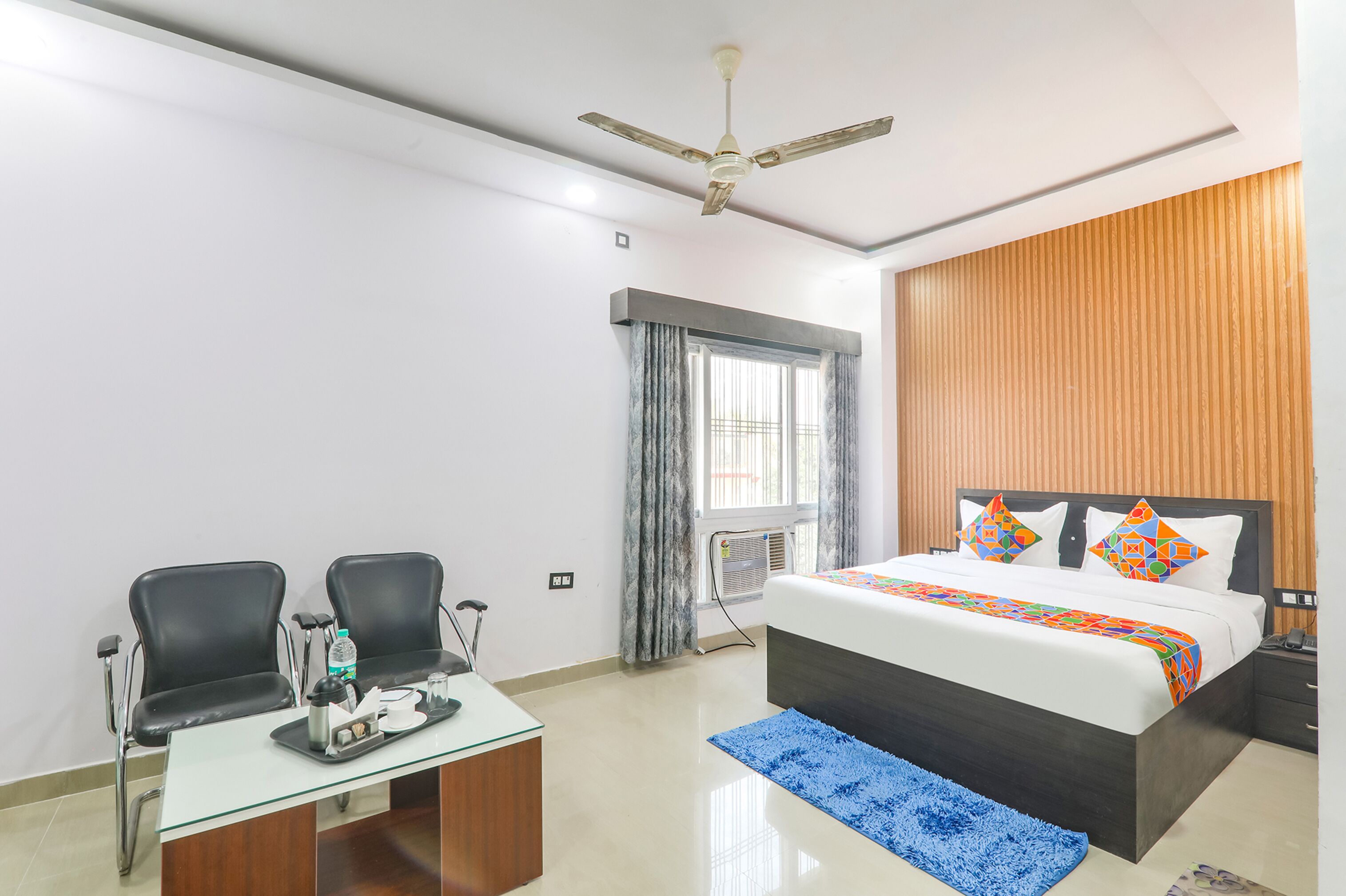 Egyptian cotton sheets, premium bedding, in-room safe, free WiFi