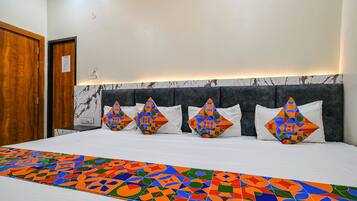 Family Room | Egyptian cotton sheets, premium bedding, in-room safe, free WiFi