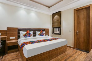 Egyptian cotton sheets, premium bedding, in-room safe - Fabhotel Stargaze (Kanpur)