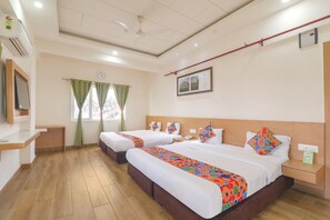 Egyptian cotton sheets, premium bedding, in-room safe, soundproofing - Fabhotel Raghubar Kripa (Lucknow)