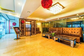 Área de estar no saguão