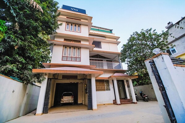 Exterior - Fabexpress Anurag Residency (Guwahati)