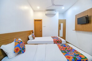 Egyptian cotton sheets, premium bedding, in-room safe - Fabexpress Anurag Residency (Guwahati)