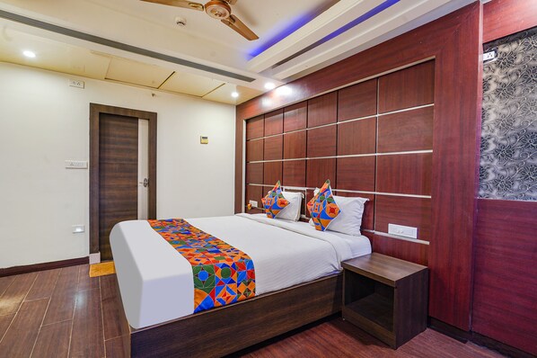 Egyptian cotton sheets, premium bedding, in-room safe, free WiFi