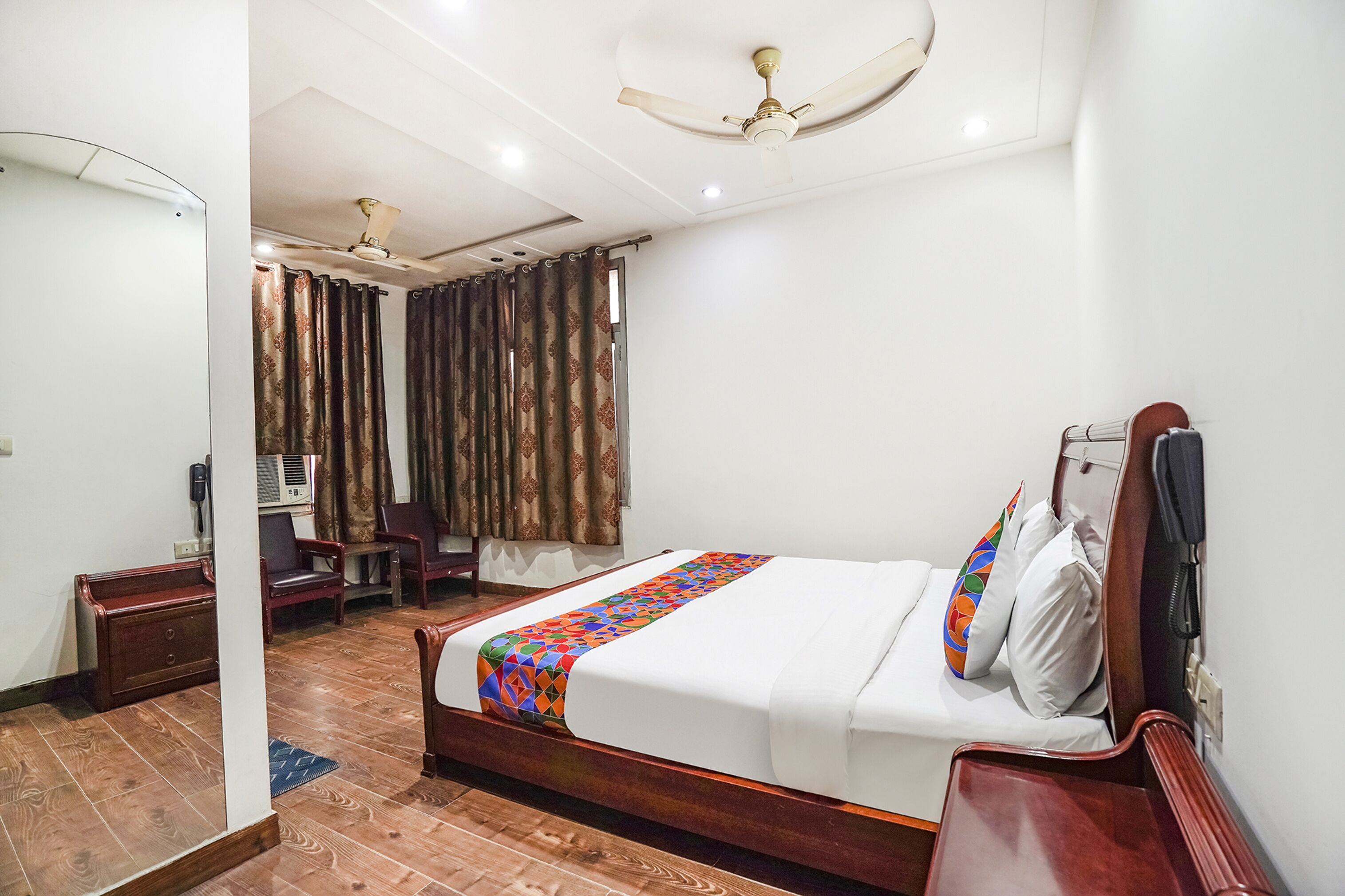 Egyptian cotton sheets, premium bedding, in-room safe, free WiFi