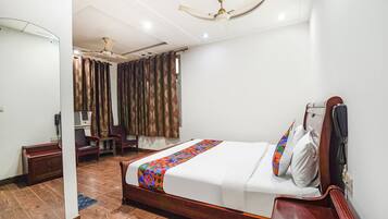 Egyptian cotton sheets, premium bedding, in-room safe, free WiFi