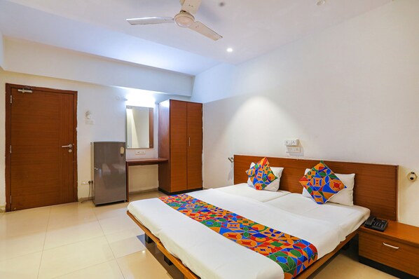 Deluxe Room | 1 bedroom, Egyptian cotton sheets, premium bedding, in-room safe